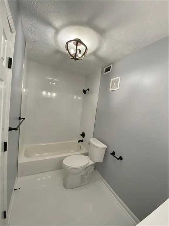 303 Woodcliff Drive, Sandy Springs, Georgia 30350, 1 Bedroom Bedrooms, ,1 BathroomBathrooms,Residential,Sold,303 Woodcliff Drive,6939468