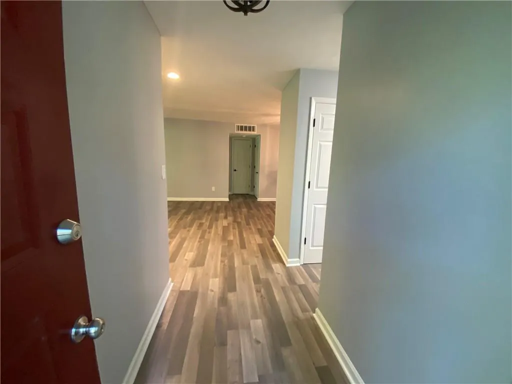 303 Woodcliff Drive, Sandy Springs, Georgia 30350, 1 Bedroom Bedrooms, ,1 BathroomBathrooms,Residential,Sold,303 Woodcliff Drive,6939468