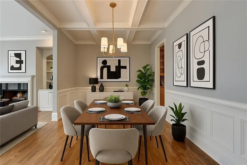 Dining Area - virtually staged