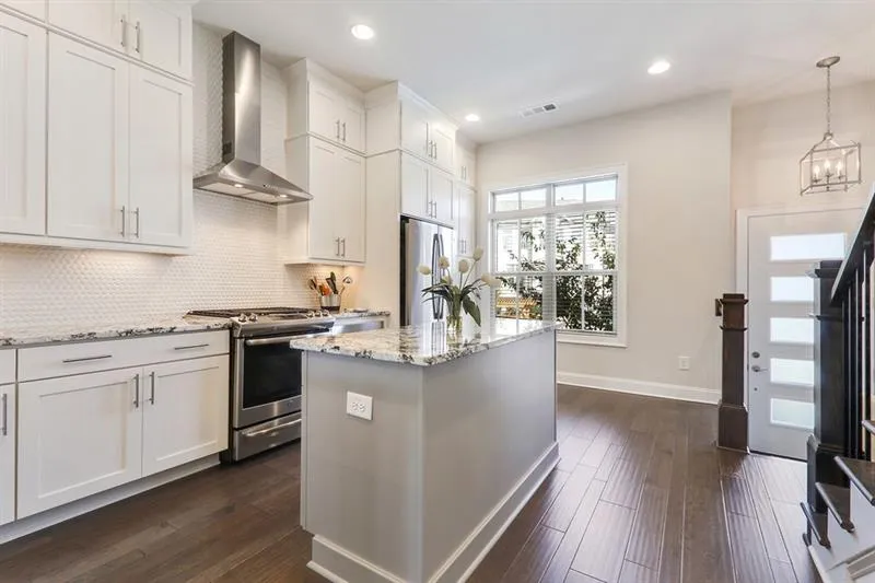 4231 Deming Circle, Sandy Springs, Georgia 30342, 2 Bedrooms Bedrooms, ,2 BathroomsBathrooms,Residential,Sold,4231 Deming Circle,6614773