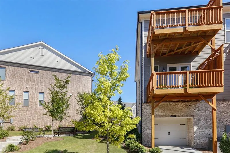 4231 Deming Circle, Sandy Springs, Georgia 30342, 2 Bedrooms Bedrooms, ,2 BathroomsBathrooms,Residential,Sold,4231 Deming Circle,6614773