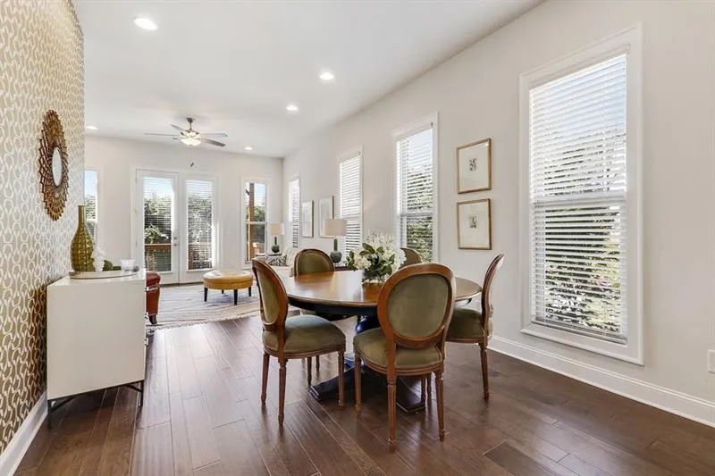 4231 Deming Circle, Sandy Springs, Georgia 30342, 2 Bedrooms Bedrooms, ,2 BathroomsBathrooms,Residential,Sold,4231 Deming Circle,6614773