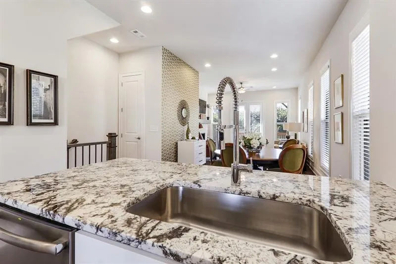 4231 Deming Circle, Sandy Springs, Georgia 30342, 2 Bedrooms Bedrooms, ,2 BathroomsBathrooms,Residential,Sold,4231 Deming Circle,6614773