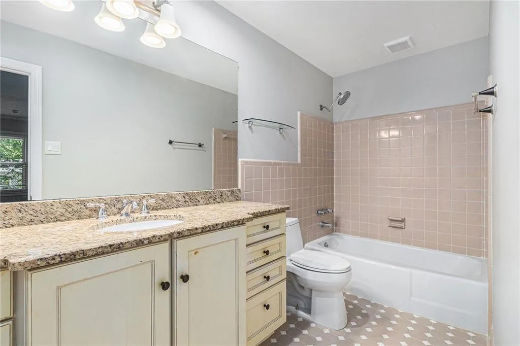 170 Berwick Drive, Atlanta, Georgia 30328, 4 Bedrooms Bedrooms, ,3 BathroomsBathrooms,Residential,For Sale,170 Berwick Drive,7637028