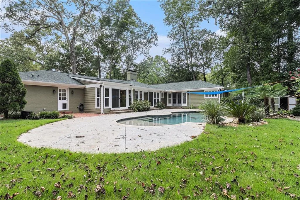 170 Berwick Drive, Atlanta, Georgia 30328, 4 Bedrooms Bedrooms, ,3 BathroomsBathrooms,Residential,For Sale,170 Berwick Drive,7637028