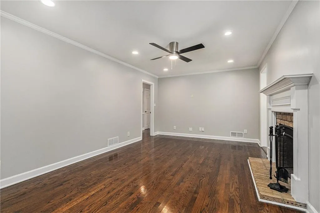 170 Berwick Drive, Atlanta, Georgia 30328, 4 Bedrooms Bedrooms, ,3 BathroomsBathrooms,Residential,For Sale,170 Berwick Drive,7637028