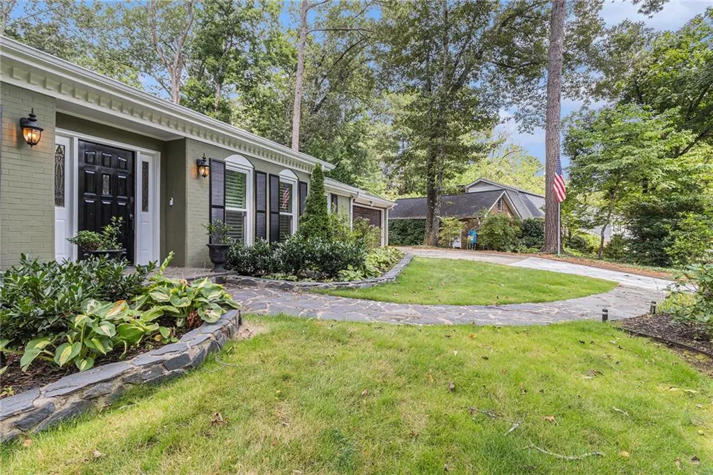 170 Berwick Drive, Atlanta, Georgia 30328, 4 Bedrooms Bedrooms, ,3 BathroomsBathrooms,Residential,For Sale,170 Berwick Drive,7637028
