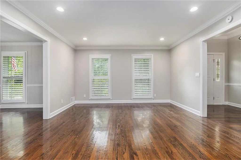 170 Berwick Drive, Atlanta, Georgia 30328, 4 Bedrooms Bedrooms, ,3 BathroomsBathrooms,Residential,For Sale,170 Berwick Drive,7637028