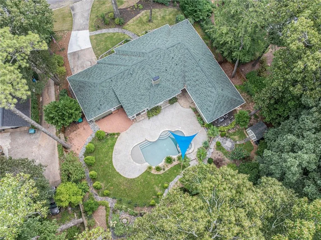 170 Berwick Drive, Atlanta, Georgia 30328, 4 Bedrooms Bedrooms, ,3 BathroomsBathrooms,Residential,For Sale,170 Berwick Drive,7637028