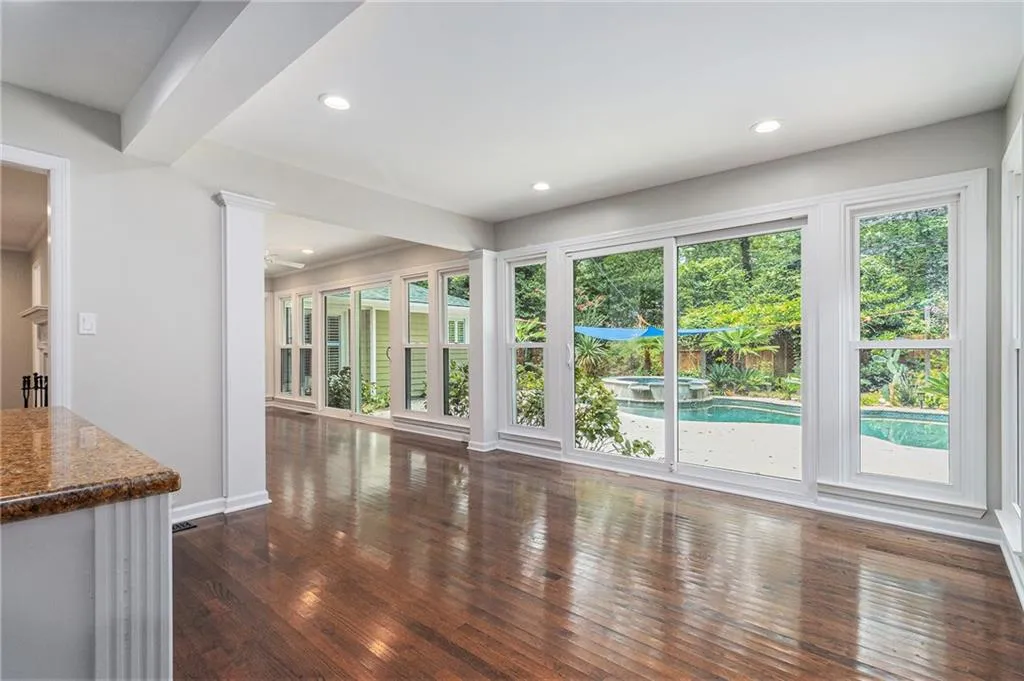 170 Berwick Drive, Atlanta, Georgia 30328, 4 Bedrooms Bedrooms, ,3 BathroomsBathrooms,Residential,For Sale,170 Berwick Drive,7637028