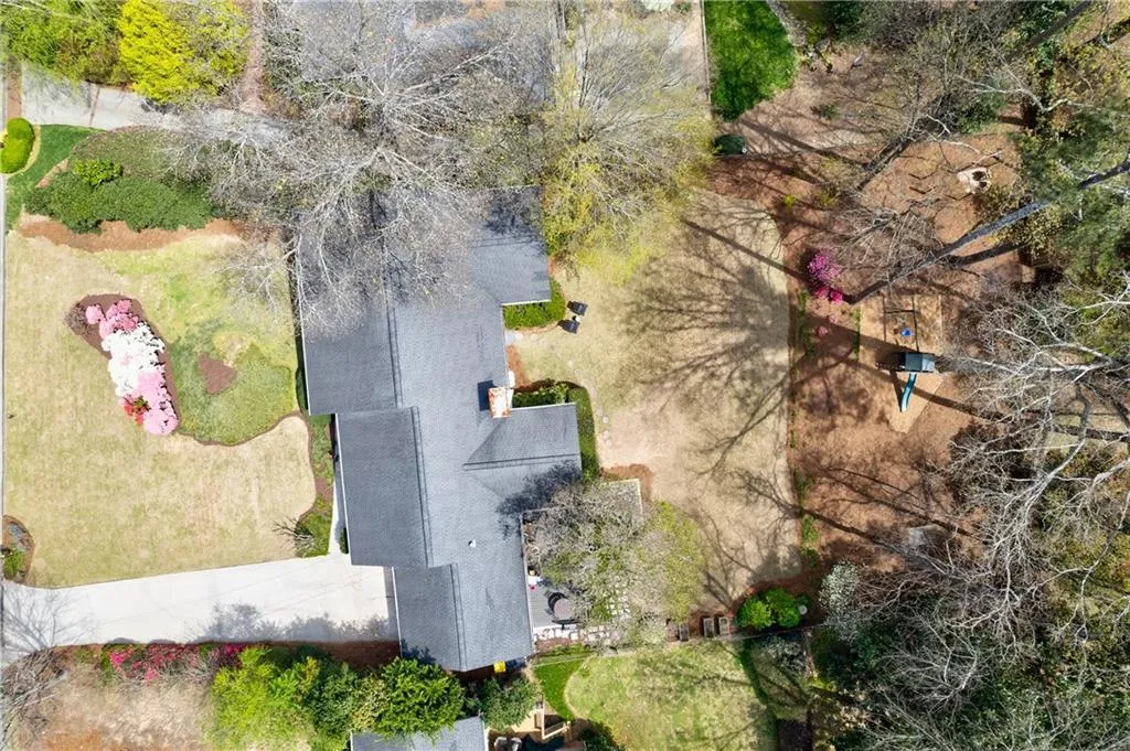 475 Forest Valley Road, Atlanta, Georgia 30342, 6 Bedrooms Bedrooms, ,3 BathroomsBathrooms,Residential,Sold,475 Forest Valley Road,7026877