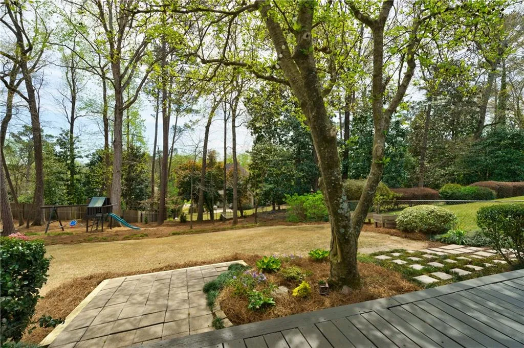475 Forest Valley Road, Atlanta, Georgia 30342, 6 Bedrooms Bedrooms, ,3 BathroomsBathrooms,Residential,Sold,475 Forest Valley Road,7026877