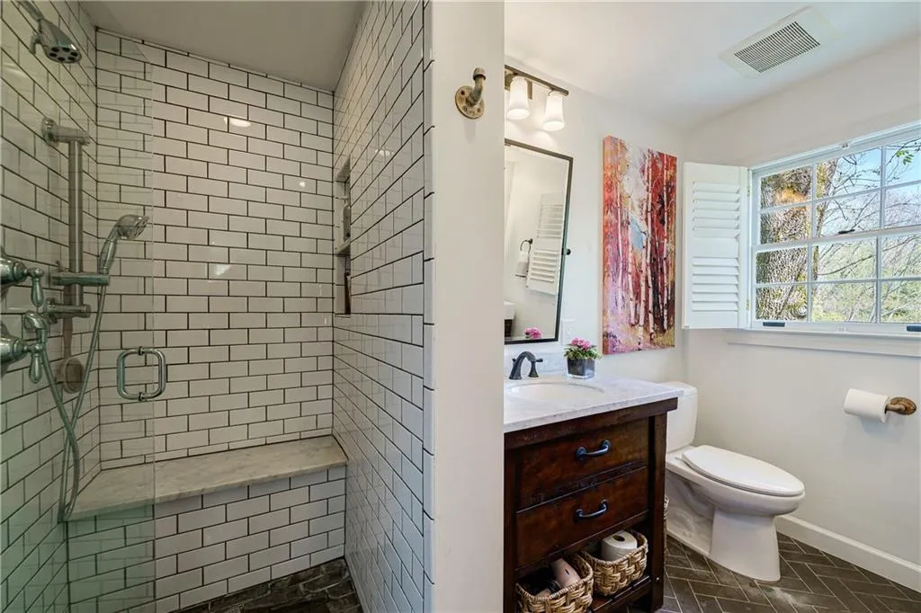475 Forest Valley Road, Atlanta, Georgia 30342, 6 Bedrooms Bedrooms, ,3 BathroomsBathrooms,Residential,Sold,475 Forest Valley Road,7026877