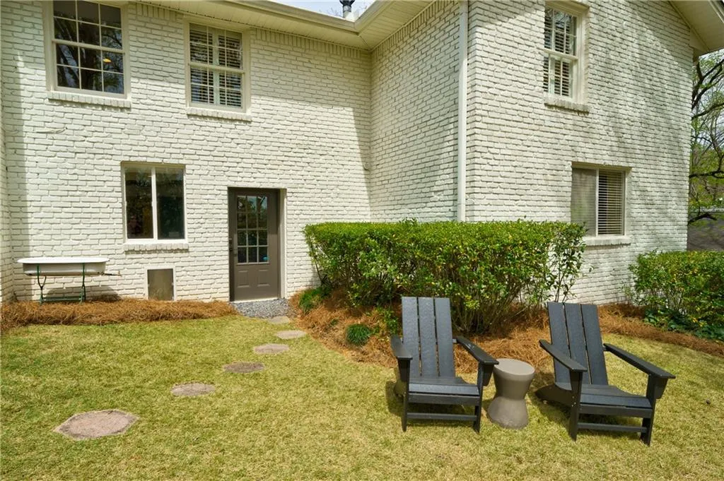 475 Forest Valley Road, Atlanta, Georgia 30342, 6 Bedrooms Bedrooms, ,3 BathroomsBathrooms,Residential,Sold,475 Forest Valley Road,7026877