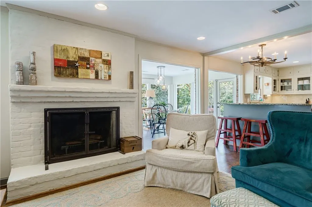 475 Forest Valley Road, Atlanta, Georgia 30342, 6 Bedrooms Bedrooms, ,3 BathroomsBathrooms,Residential,Sold,475 Forest Valley Road,7026877