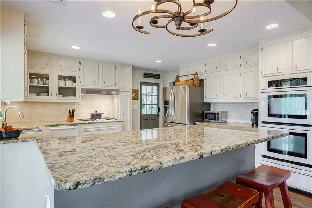 475 Forest Valley Road, Atlanta, Georgia 30342, 6 Bedrooms Bedrooms, ,3 BathroomsBathrooms,Residential,Sold,475 Forest Valley Road,7026877