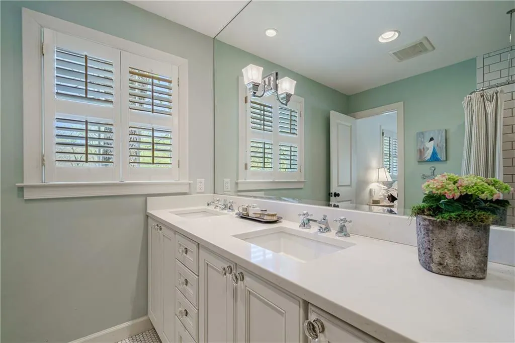 475 Forest Valley Road, Atlanta, Georgia 30342, 6 Bedrooms Bedrooms, ,3 BathroomsBathrooms,Residential,Sold,475 Forest Valley Road,7026877