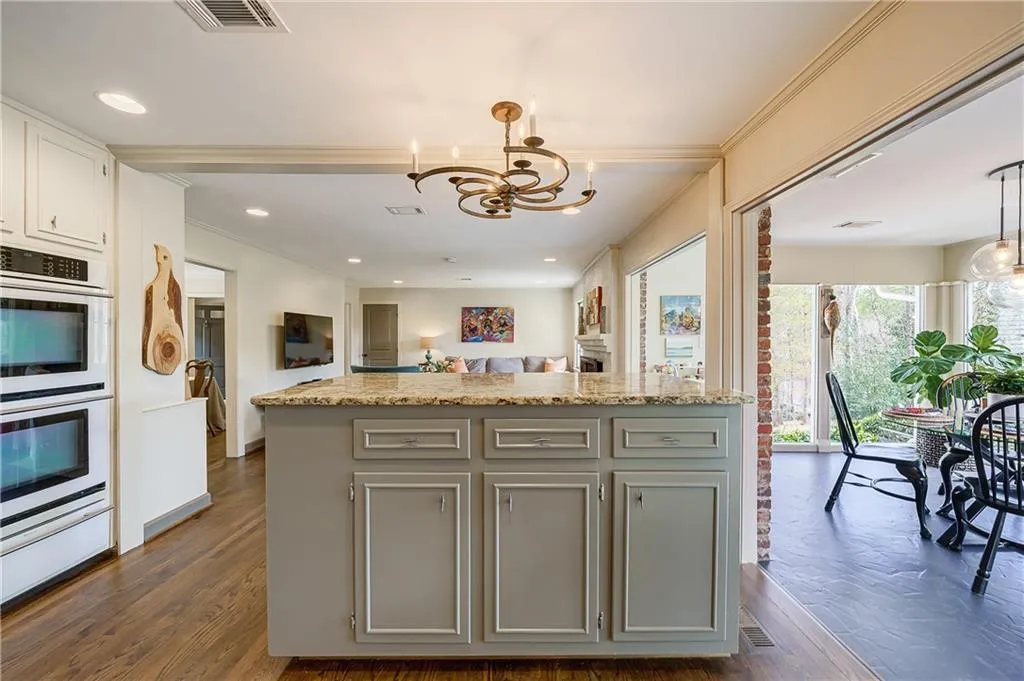 475 Forest Valley Road, Atlanta, Georgia 30342, 6 Bedrooms Bedrooms, ,3 BathroomsBathrooms,Residential,Sold,475 Forest Valley Road,7026877