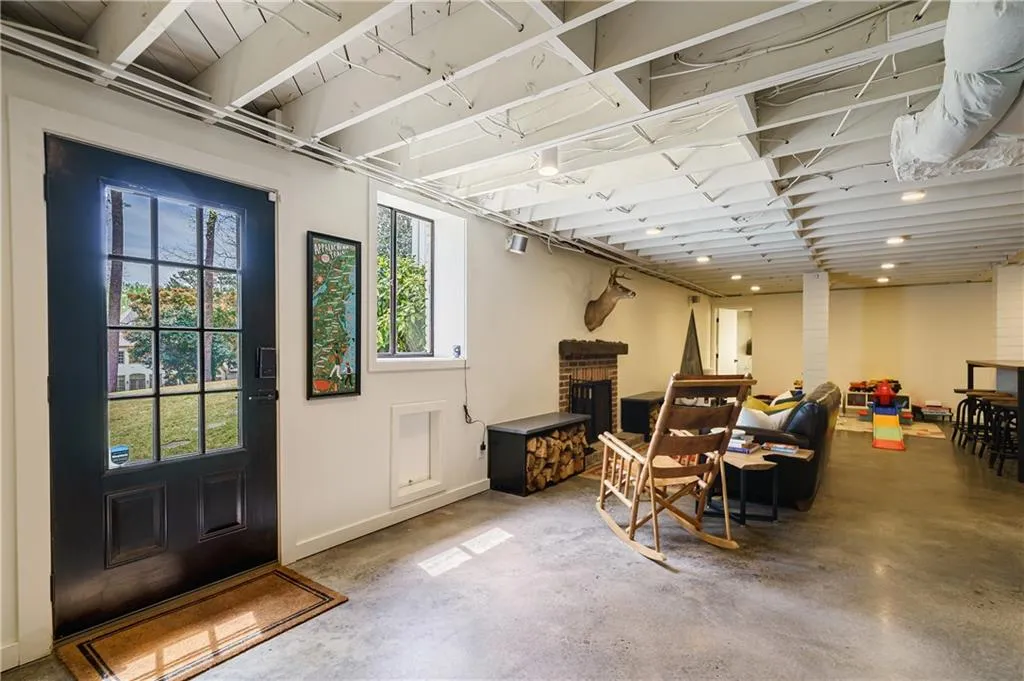 475 Forest Valley Road, Atlanta, Georgia 30342, 6 Bedrooms Bedrooms, ,3 BathroomsBathrooms,Residential,Sold,475 Forest Valley Road,7026877