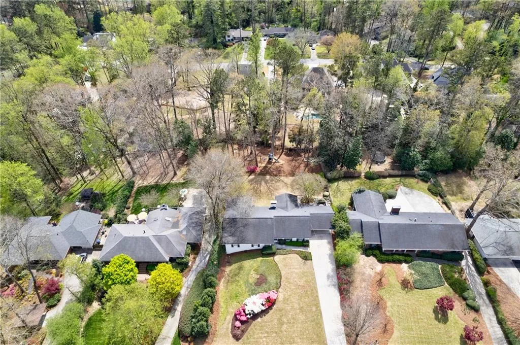 475 Forest Valley Road, Atlanta, Georgia 30342, 6 Bedrooms Bedrooms, ,3 BathroomsBathrooms,Residential,Sold,475 Forest Valley Road,7026877