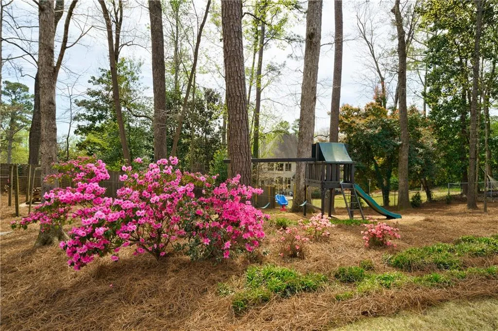 475 Forest Valley Road, Atlanta, Georgia 30342, 6 Bedrooms Bedrooms, ,3 BathroomsBathrooms,Residential,Sold,475 Forest Valley Road,7026877