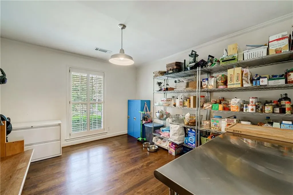 475 Forest Valley Road, Atlanta, Georgia 30342, 6 Bedrooms Bedrooms, ,3 BathroomsBathrooms,Residential,Sold,475 Forest Valley Road,7026877