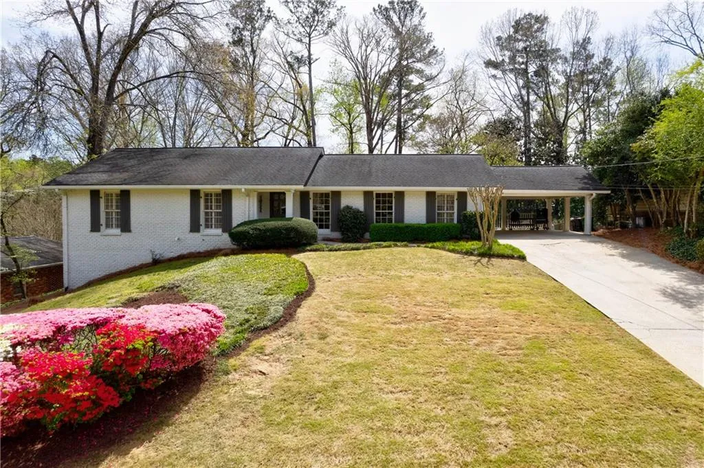 475 Forest Valley Road, Atlanta, Georgia 30342, 6 Bedrooms Bedrooms, ,3 BathroomsBathrooms,Residential,Sold,475 Forest Valley Road,7026877
