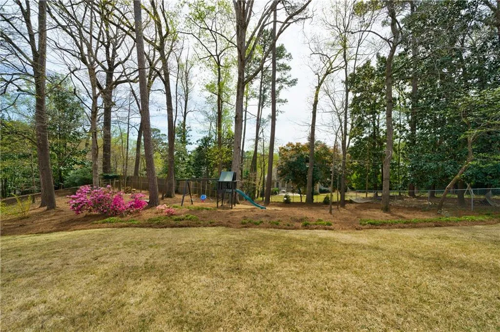 475 Forest Valley Road, Atlanta, Georgia 30342, 6 Bedrooms Bedrooms, ,3 BathroomsBathrooms,Residential,Sold,475 Forest Valley Road,7026877