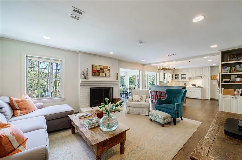 475 Forest Valley Road, Atlanta, Georgia 30342, 6 Bedrooms Bedrooms, ,3 BathroomsBathrooms,Residential,Sold,475 Forest Valley Road,7026877