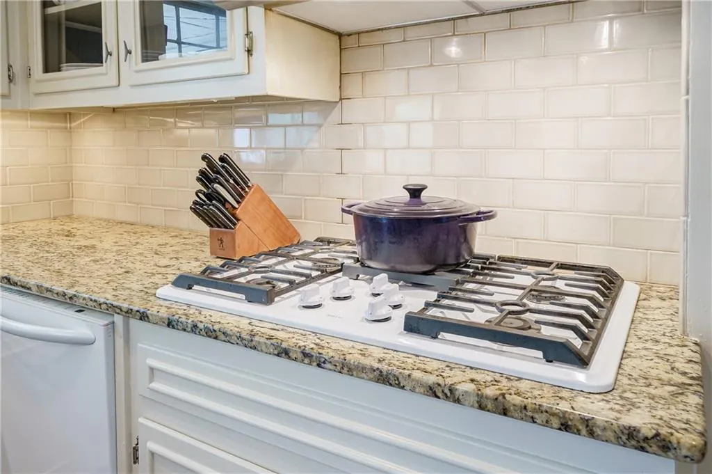 475 Forest Valley Road, Atlanta, Georgia 30342, 6 Bedrooms Bedrooms, ,3 BathroomsBathrooms,Residential,Sold,475 Forest Valley Road,7026877