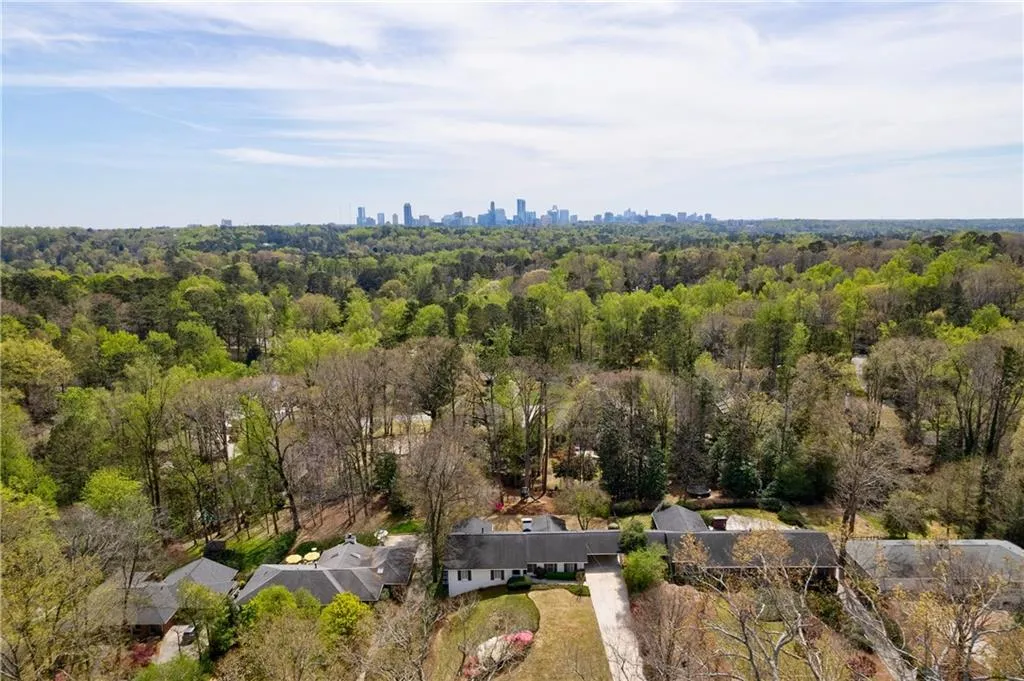 475 Forest Valley Road, Atlanta, Georgia 30342, 6 Bedrooms Bedrooms, ,3 BathroomsBathrooms,Residential,Sold,475 Forest Valley Road,7026877