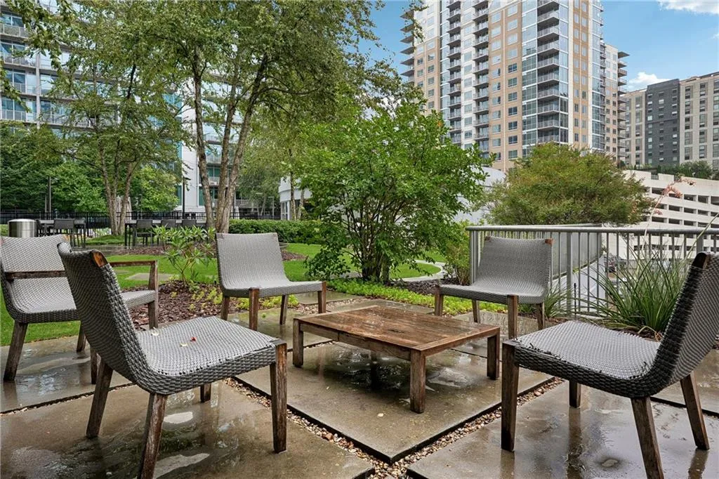 44 Peachtree Place Nw Unit 924, Atlanta, Georgia 30309, 2 Bedrooms Bedrooms, ,2 BathroomsBathrooms,Residential,For Sale,44 Peachtree Place Nw Unit 924,7635082