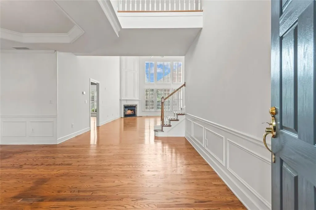 Enter your wide open space in main living area!