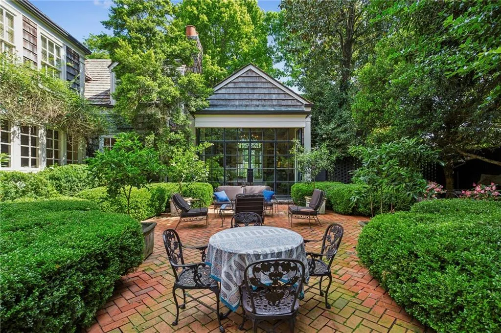 240 Nacoochee Drive Nw, Atlanta, Georgia 30305, 6 Bedrooms Bedrooms, ,7 BathroomsBathrooms,Residential,For Sale,240 Nacoochee Drive Nw,7647748