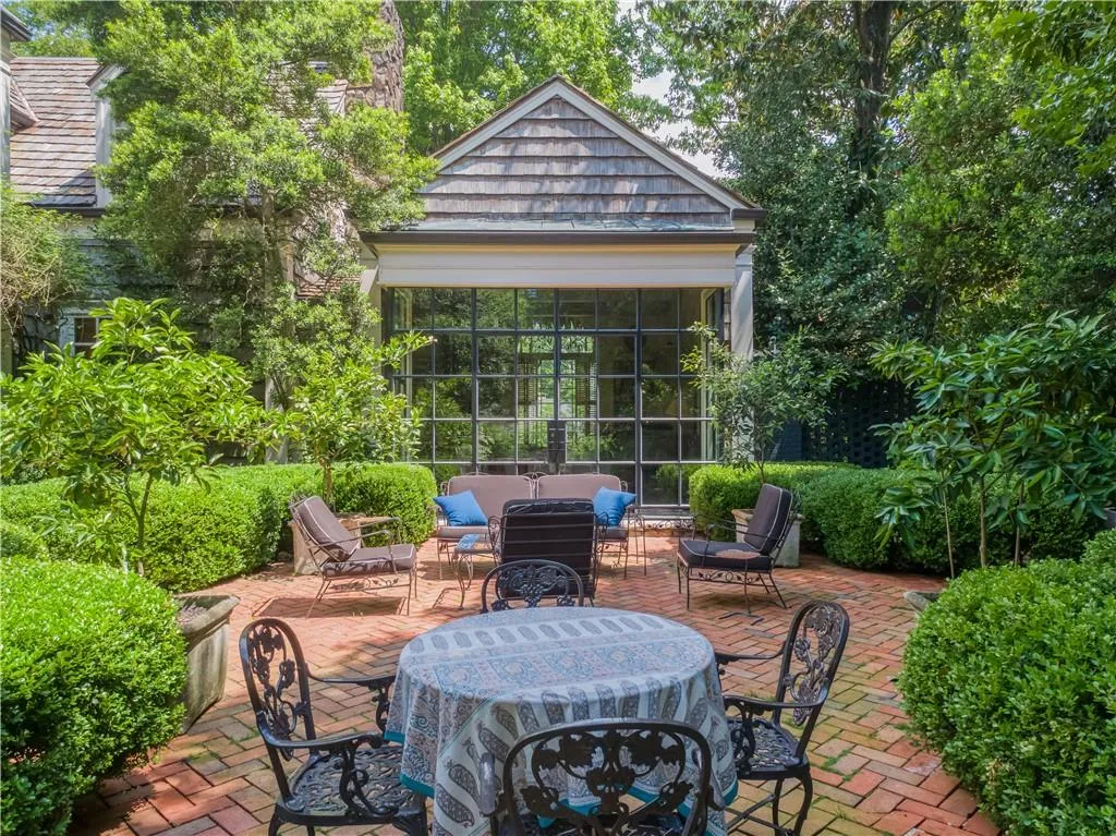 240 Nacoochee Drive Nw, Atlanta, Georgia 30305, 6 Bedrooms Bedrooms, ,7 BathroomsBathrooms,Residential,For Sale,240 Nacoochee Drive Nw,7647748