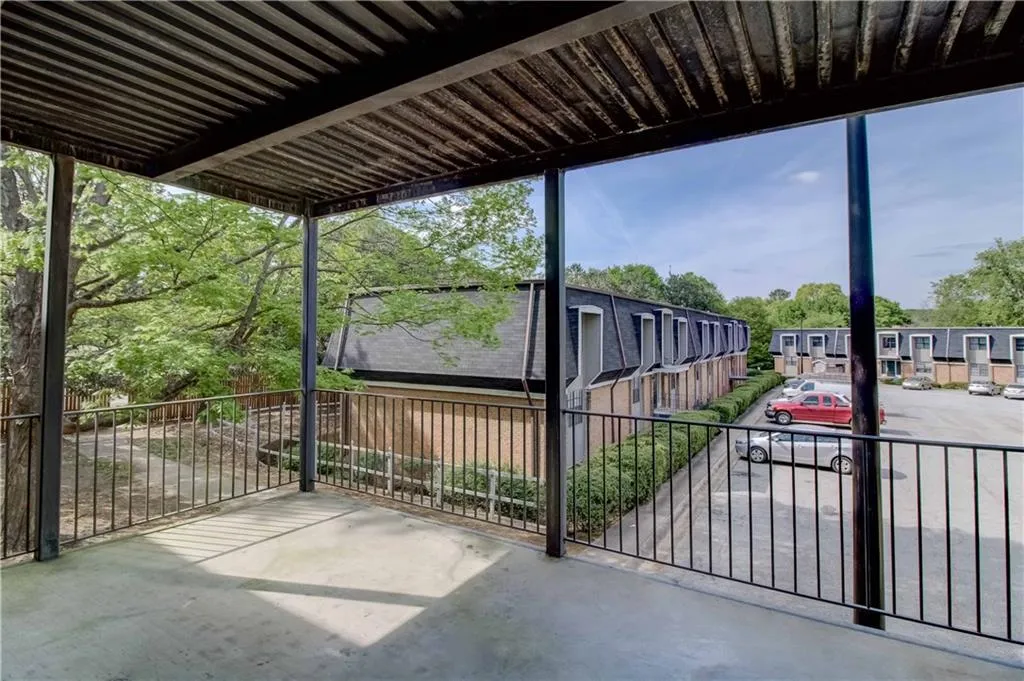 345 Winding River Drive Unit C, Sandy Springs, Georgia 30350, 3 Bedrooms Bedrooms, ,2 BathroomsBathrooms,Residential,Sold,345 Winding River Drive Unit C,6002132