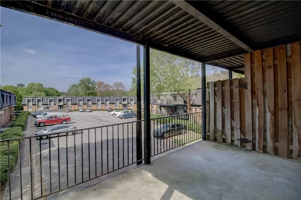 345 Winding River Drive Unit C, Sandy Springs, Georgia 30350, 3 Bedrooms Bedrooms, ,2 BathroomsBathrooms,Residential,Sold,345 Winding River Drive Unit C,6002132