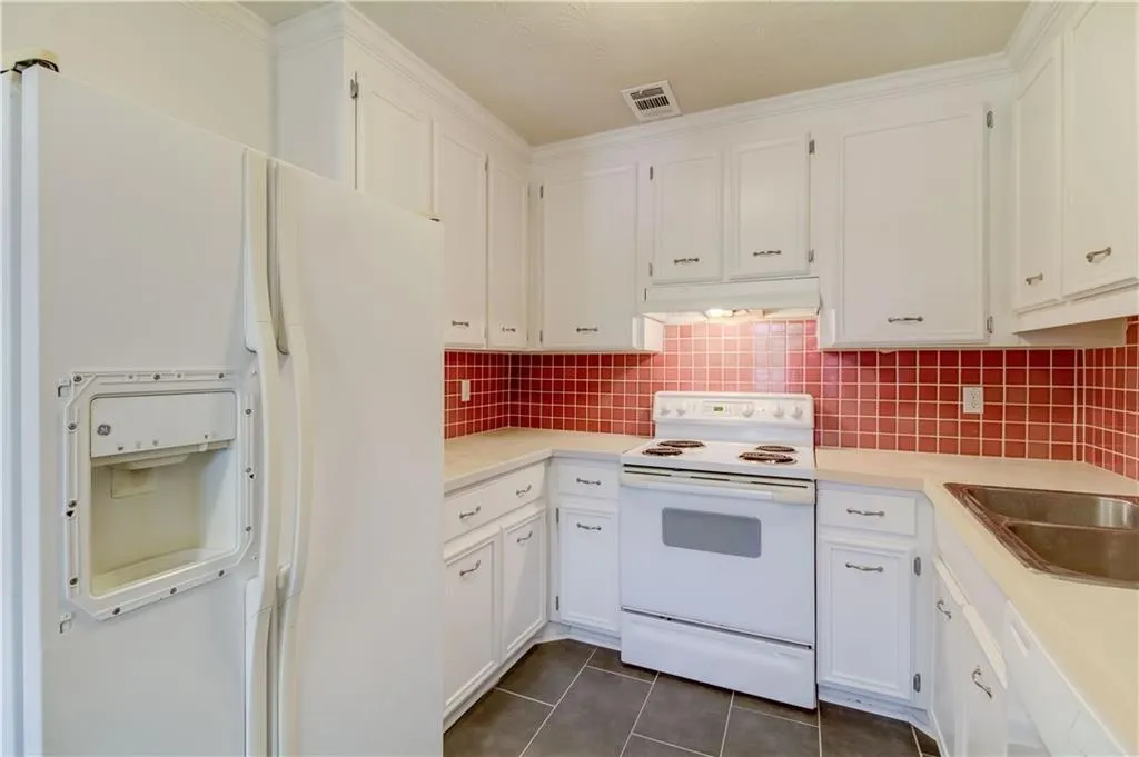 345 Winding River Drive Unit C, Sandy Springs, Georgia 30350, 3 Bedrooms Bedrooms, ,2 BathroomsBathrooms,Residential,Sold,345 Winding River Drive Unit C,6002132