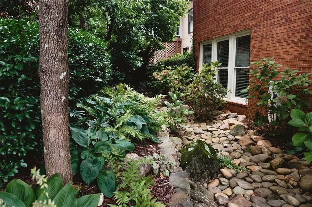 205 Embassy Court, Atlanta, Georgia 30328, 3 Bedrooms Bedrooms, ,2 BathroomsBathrooms,Residential,Sold,205 Embassy Court,6811079