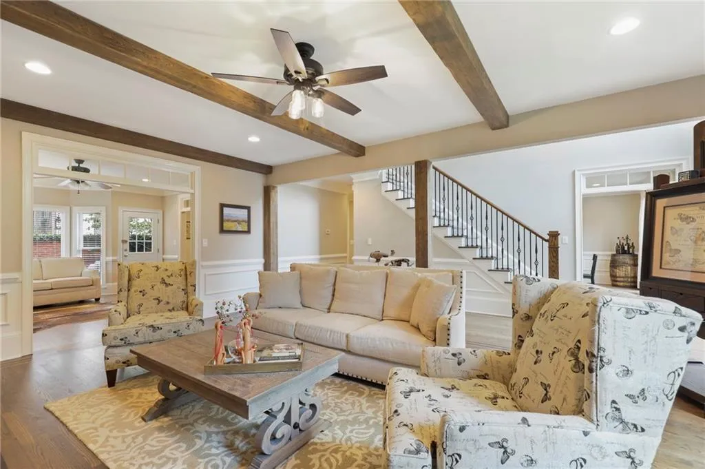 205 Embassy Court, Atlanta, Georgia 30328, 3 Bedrooms Bedrooms, ,2 BathroomsBathrooms,Residential,Sold,205 Embassy Court,6811079