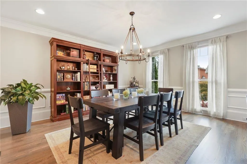 205 Embassy Court, Atlanta, Georgia 30328, 3 Bedrooms Bedrooms, ,2 BathroomsBathrooms,Residential,Sold,205 Embassy Court,6811079