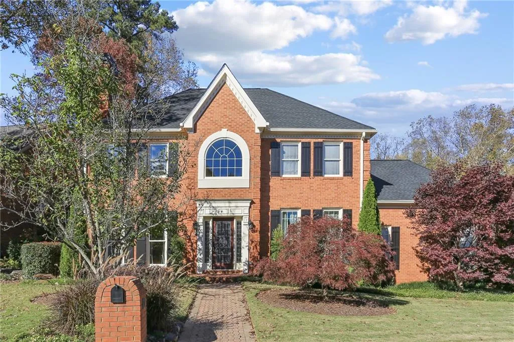 205 Embassy Court, Atlanta, Georgia 30328, 3 Bedrooms Bedrooms, ,2 BathroomsBathrooms,Residential,Sold,205 Embassy Court,6811079