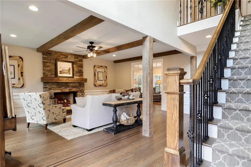 205 Embassy Court, Atlanta, Georgia 30328, 3 Bedrooms Bedrooms, ,2 BathroomsBathrooms,Residential,Sold,205 Embassy Court,6811079