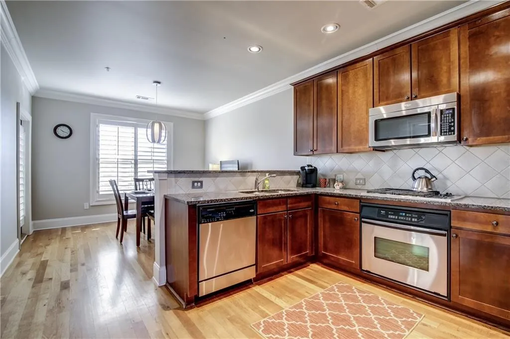 285 Le Gran Bend Unit 285, Atlanta, Georgia 30328, 2 Bedrooms Bedrooms, ,2 BathroomsBathrooms,Residential,Sold,285 Le Gran Bend Unit 285,5775106