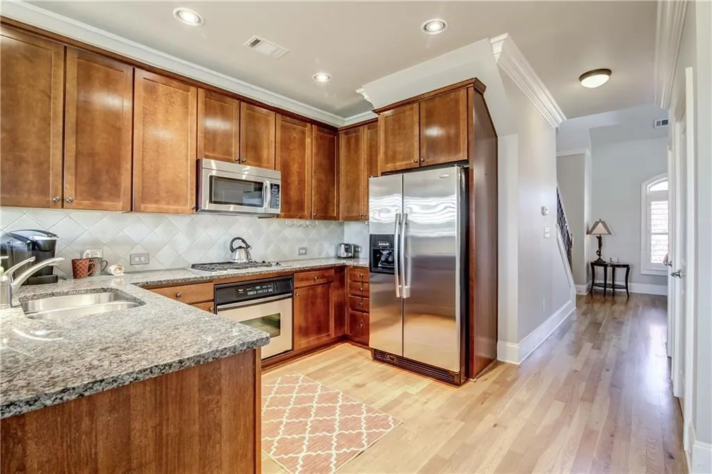 285 Le Gran Bend Unit 285, Atlanta, Georgia 30328, 2 Bedrooms Bedrooms, ,2 BathroomsBathrooms,Residential,Sold,285 Le Gran Bend Unit 285,5775106