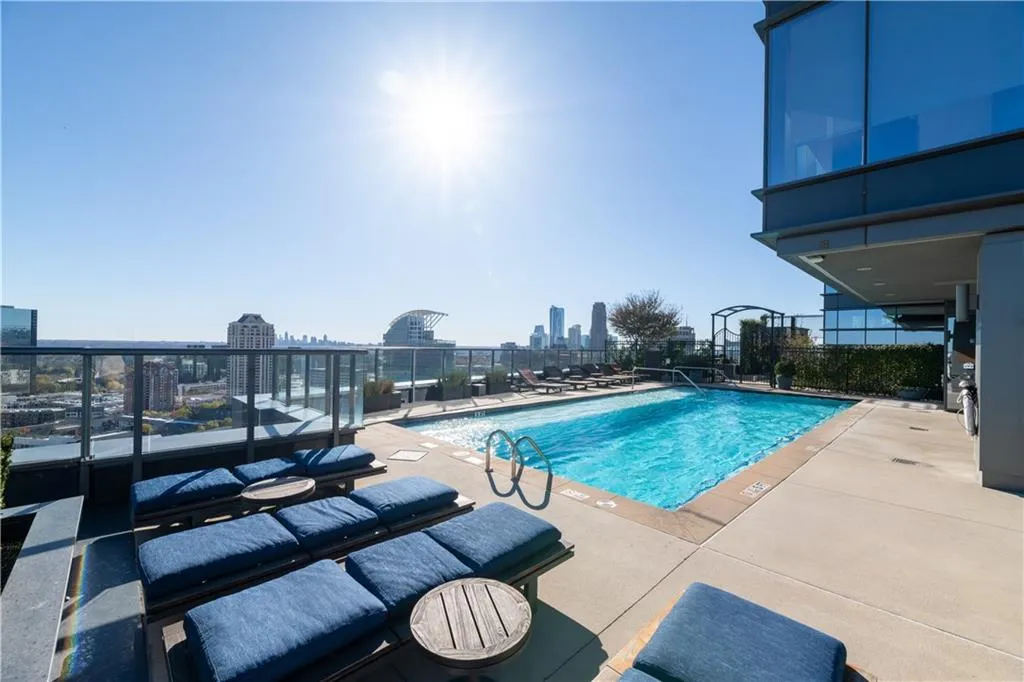 3630 Peachtree Road Ne Unit Ph-340, Atlanta, Georgia 30326, 3 Bedrooms Bedrooms, ,3 BathroomsBathrooms,Residential,For Sale,3630 Peachtree Road Ne Unit Ph-340,7520527