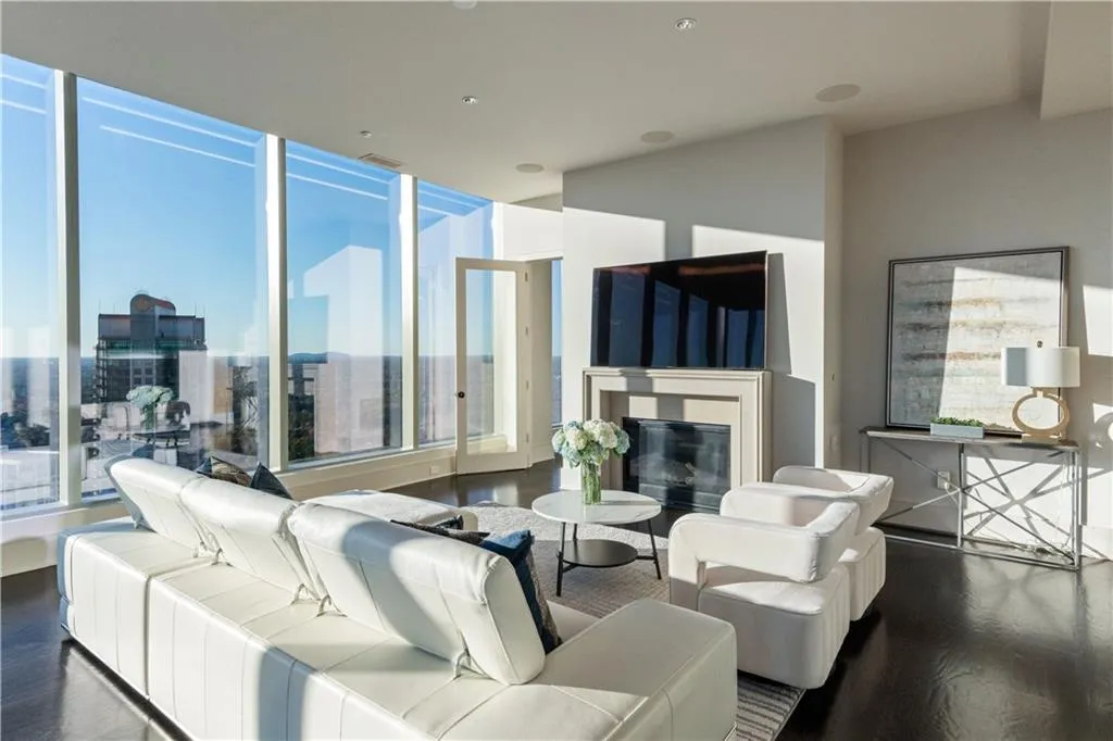 3630 Peachtree Road Ne Unit Ph-340, Atlanta, Georgia 30326, 3 Bedrooms Bedrooms, ,3 BathroomsBathrooms,Residential,For Sale,3630 Peachtree Road Ne Unit Ph-340,7520527