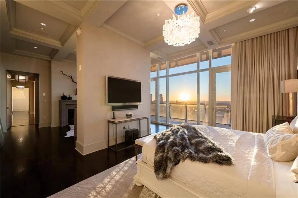 Sunset of primary bedroom