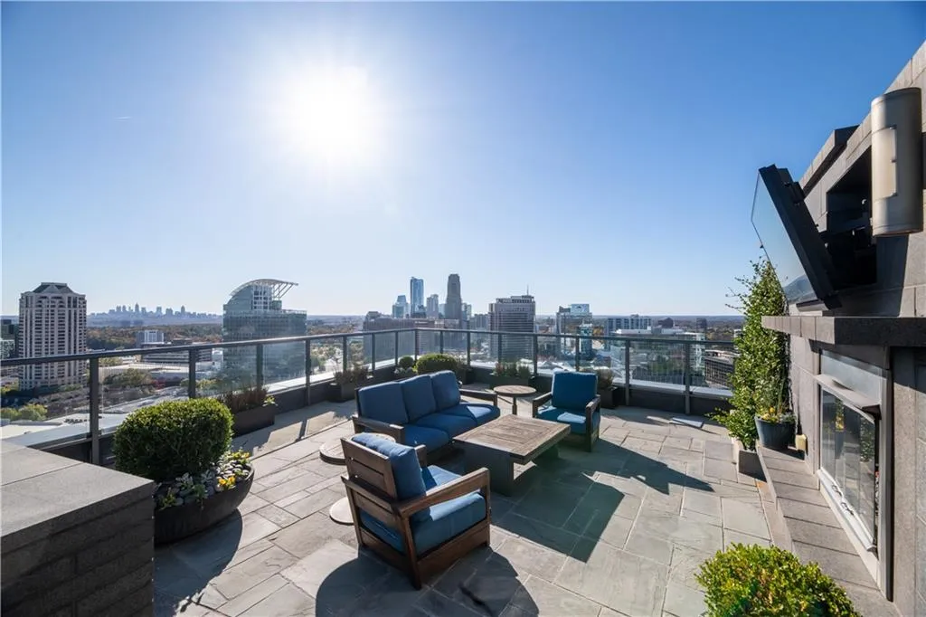 3630 Peachtree Road Ne Unit Ph-340, Atlanta, Georgia 30326, 3 Bedrooms Bedrooms, ,3 BathroomsBathrooms,Residential,For Sale,3630 Peachtree Road Ne Unit Ph-340,7520527