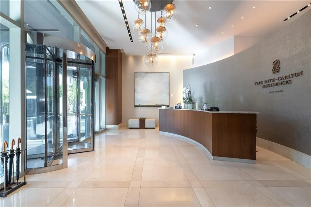 Front reception/lobby